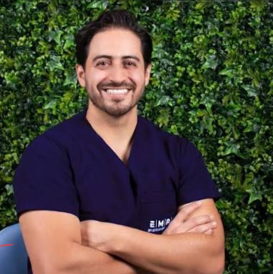 Dr. Esteban Ruales